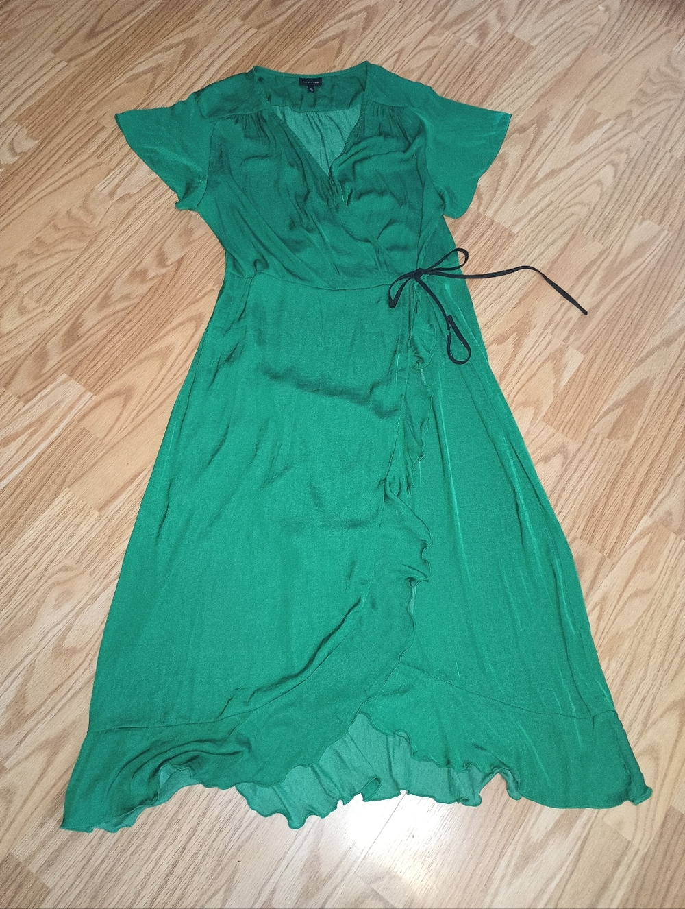 Who What Wear Emerald Green Wrap Midi Dress